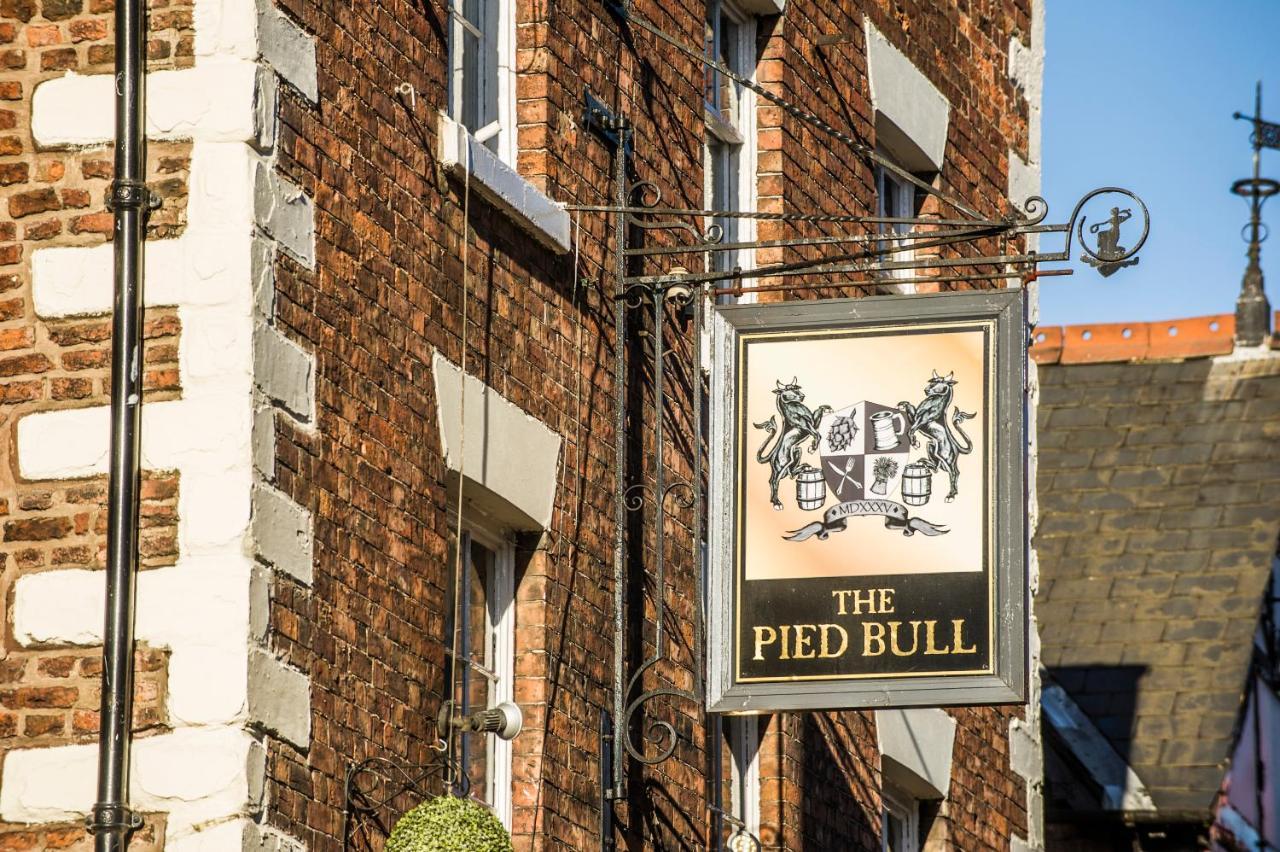 Отель The Pied Bull Честер Экстерьер фото